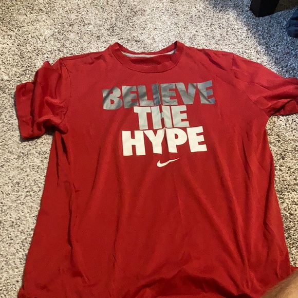 Nike Believe the hype red Medium - Picture 1 of 2